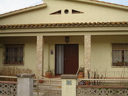 Exterior casa , toda vallada. Exterior casa , toda vallada.