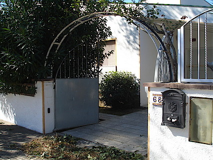 entrada a la casa entrada a la casa